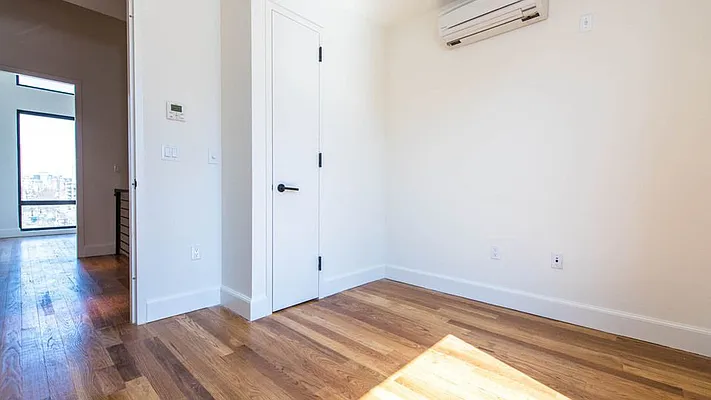 Rented by Nooklyn NYC LLC | media 128