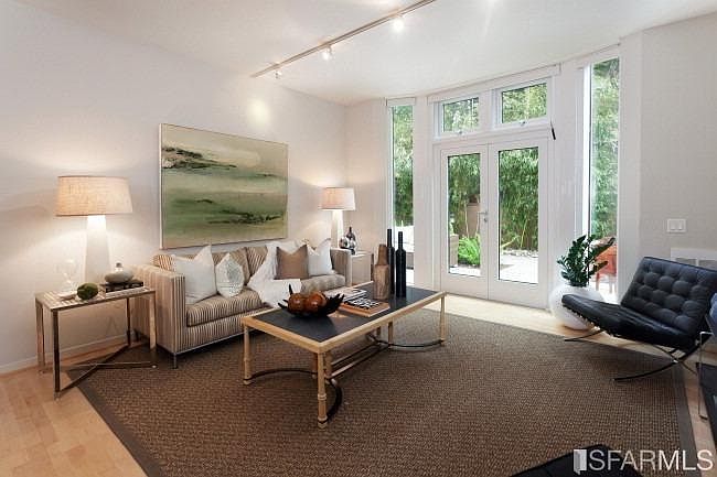 1st image of 88 King St Unit 119