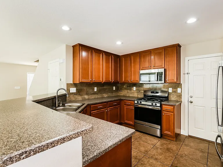 25 Copper Pine Ave — Photo 8