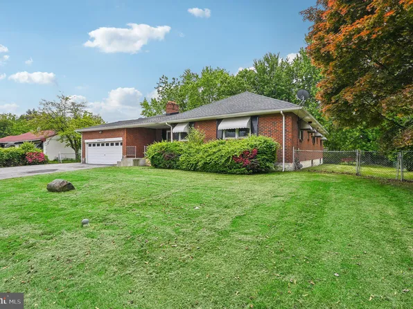 2810 Excelsior Dr, Upper Chichester, PA 19014