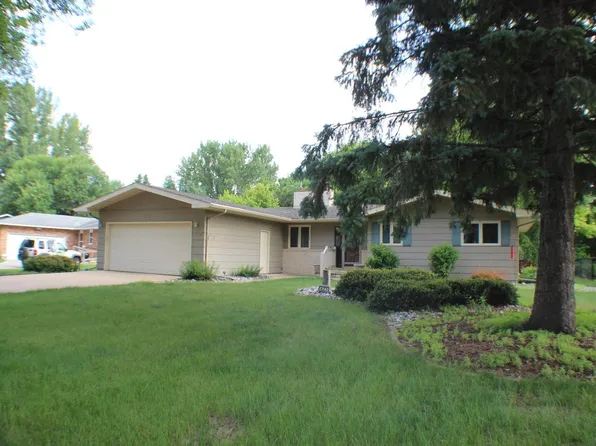 421 Dale Ave, Moorhead, MN 56560
