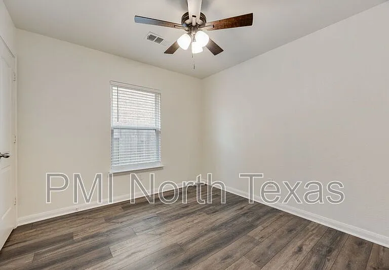 1911 Pilot Point Way — Photo 15