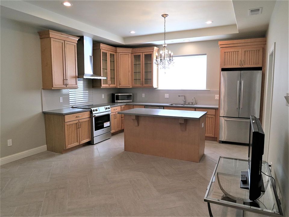 1st image of 3588 Forest Ave