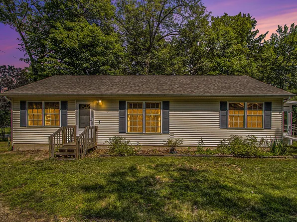 133 West St, Plainwell, MI 49080
