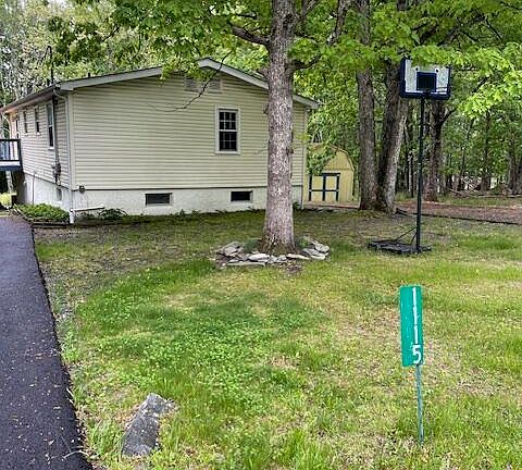 2nd image of 1115 Falls Rd