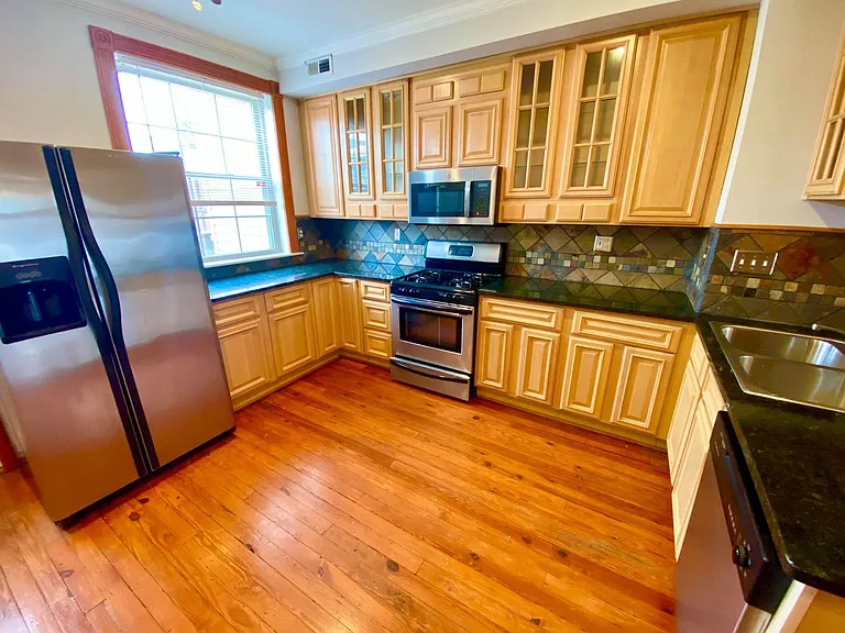 106 S Bouldin St — Photo 9