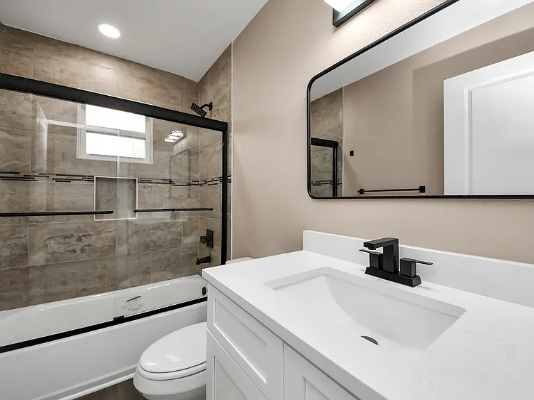 2430 Dolly Wright St #B — Photo 37