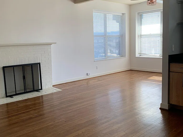 5621 Pershing Ave #32 — Photo 15