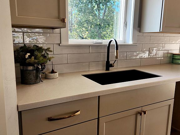 5th image of 401 Tristan Dr