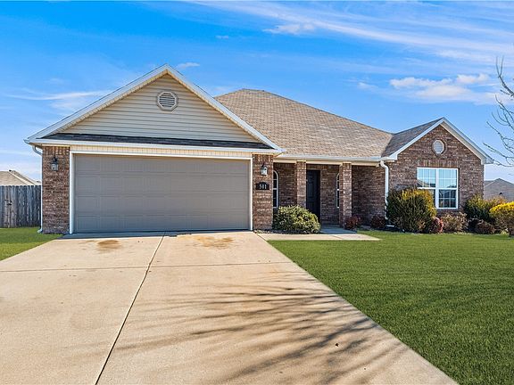 2nd image of 501 Driftwood St