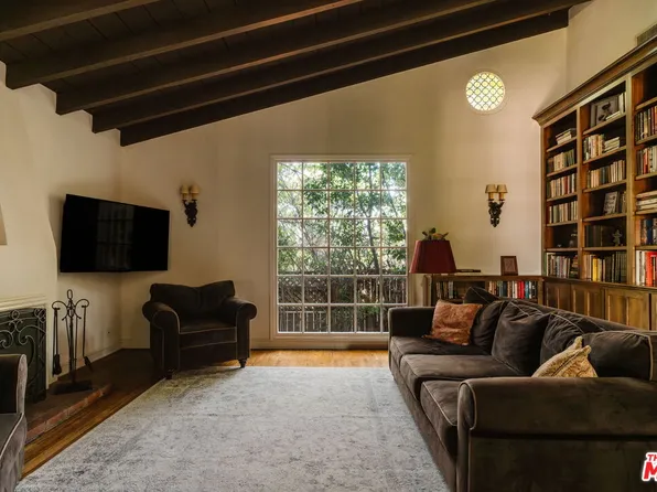 6812 Treasure Trl, Los Angeles, CA 90068