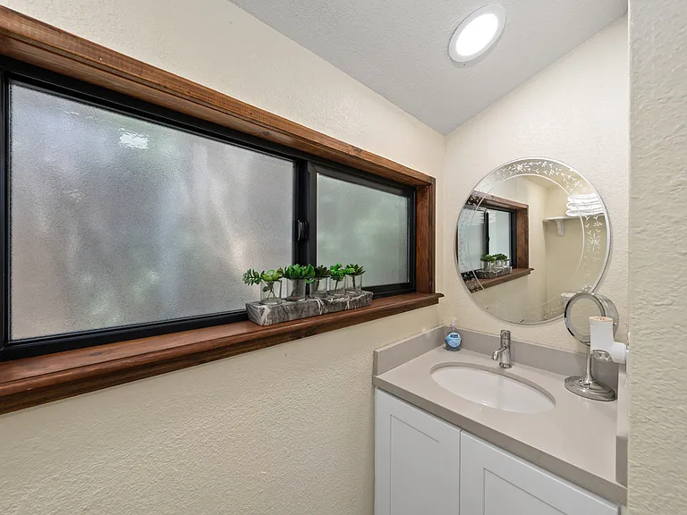 20276 Sycamore Dr — Photo 32