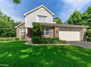 7271 Presidential Dr, Gurnee, IL 60031