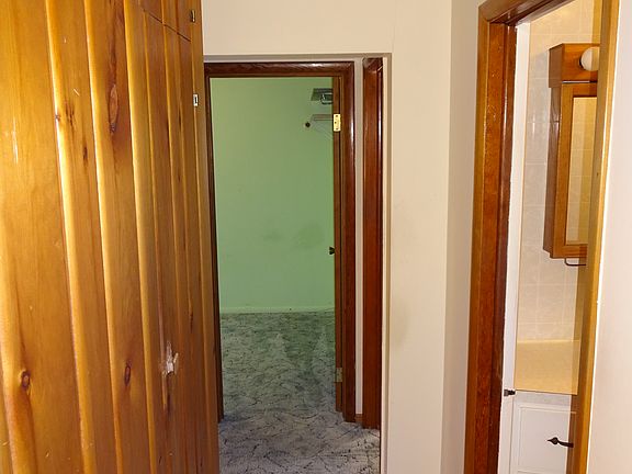 5th image of 475 7th Ave NW