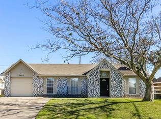 1954 Carrington Dr, Glenn Heights, TX 75154