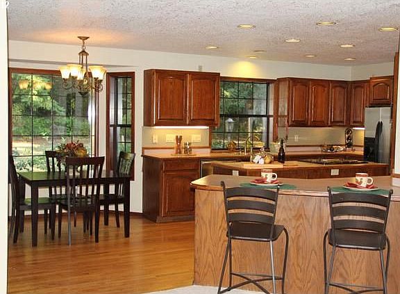 Kitchen / Breakfast nook