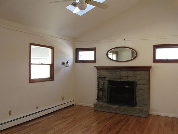 5th image of 25 Locust Ln
