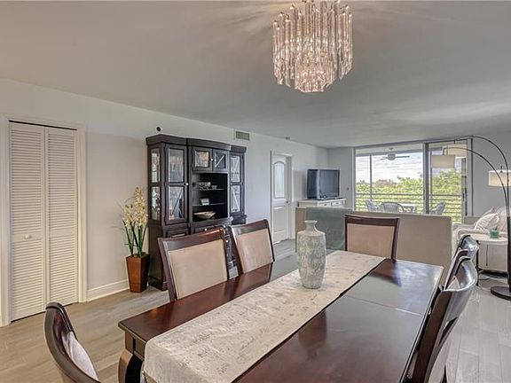 4th image of 3503 Oaks Way APT 508