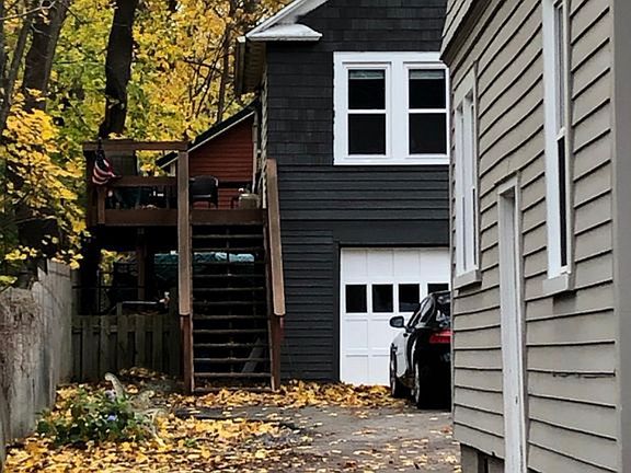 3rd image of 34 1/2 Columbia Ave