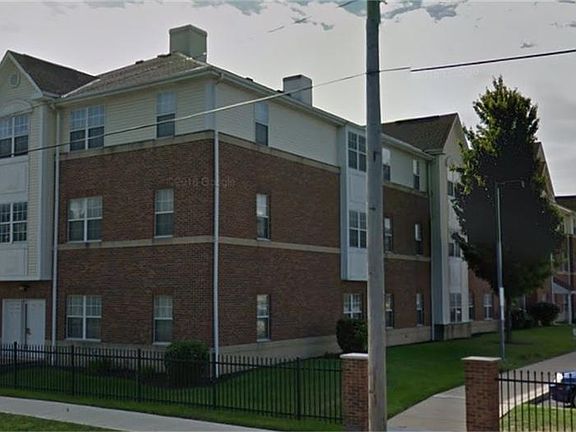 3rd image of 7600 Woodland Ave