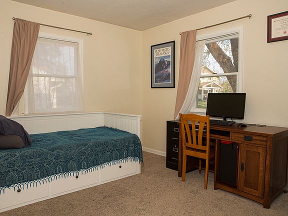 Street level bedroom 2