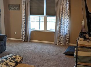717 Weyburn Dr, Bismarck, ND 58503