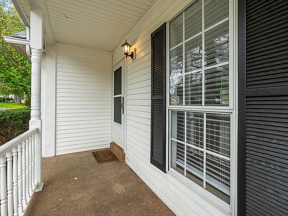 3rd image of 5800 Labrador Ln