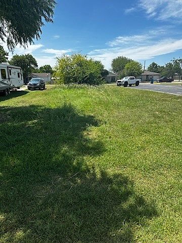 2nd image of 2738 El Paso Ave
