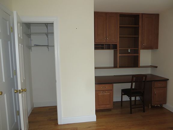 7 Office in second bedroom