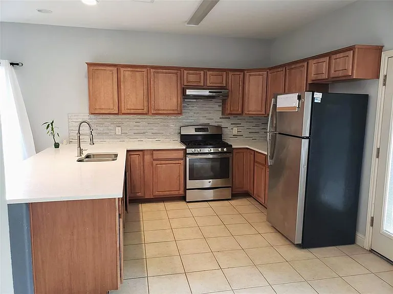7304 Grand Canyon Dr — Photo 4