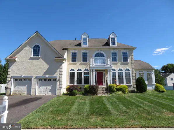 7 Dudley Dr, Burlington, NJ 08016