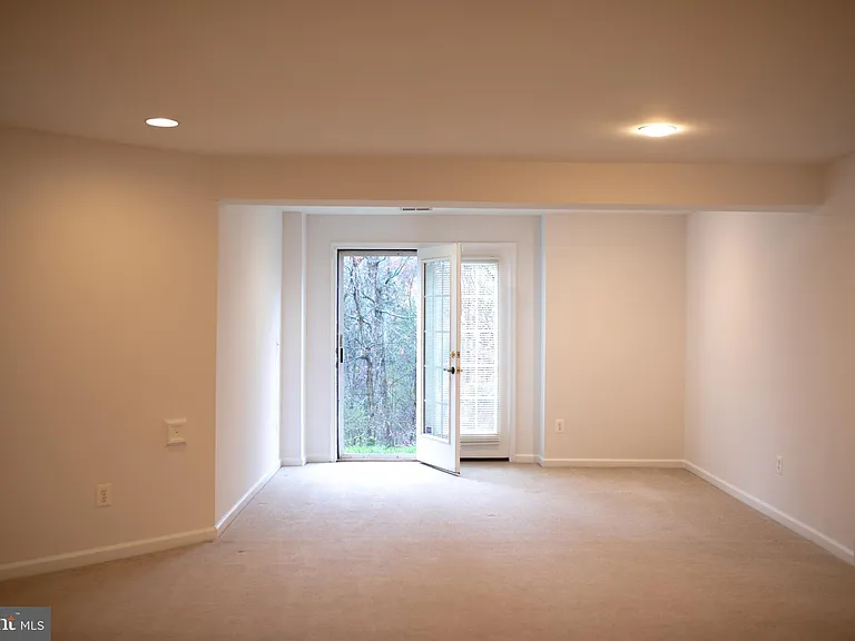 18061 Camdenhurst Dr — Photo 27
