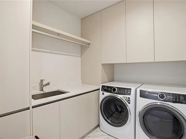 5100 Seagrass Blvd #201 — Photo 27