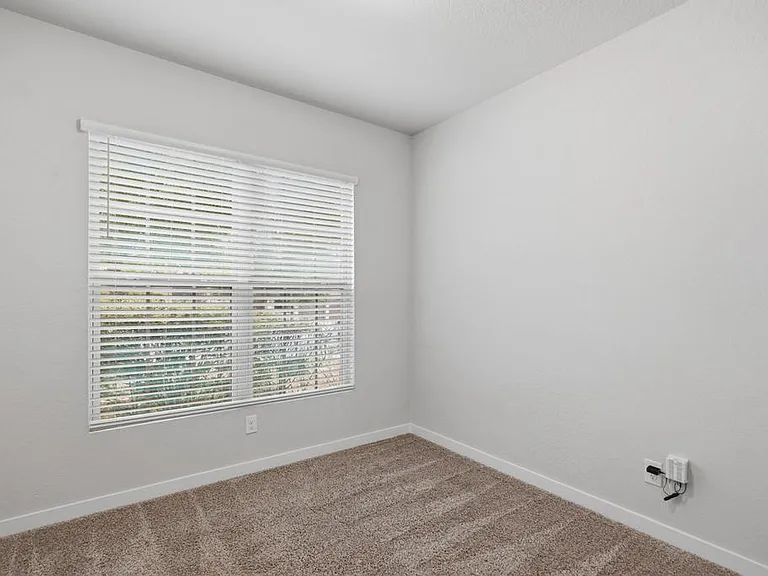 2431 Valencia Crst — Photo 17