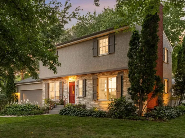 215 Elmer St, Roseville, MN 55113