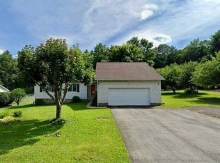 124 Laurelwood Ln, Shady Spring, WV 25918