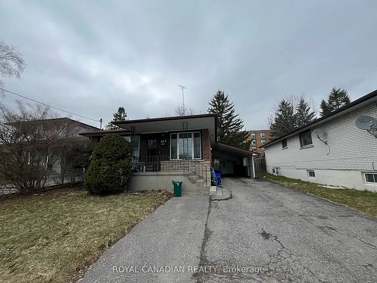 644 Athol St E #MAIN — Photo 3