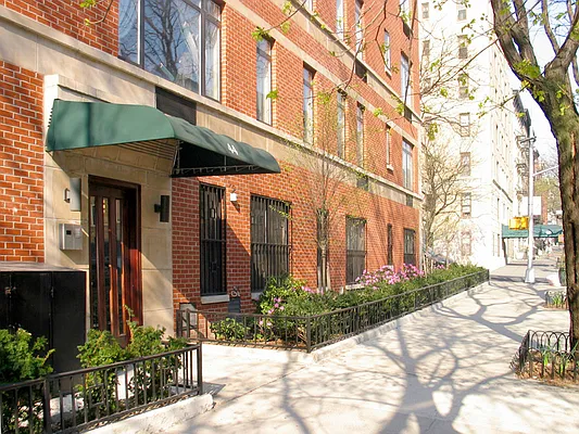Sold by Sotheby's International Realty | media 3