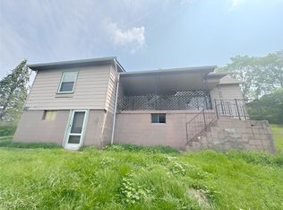 47220 Pramik Rd, Saint Clairsville, OH 43950