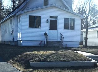 2910 Coniston Rd, Schenectady, NY 12304