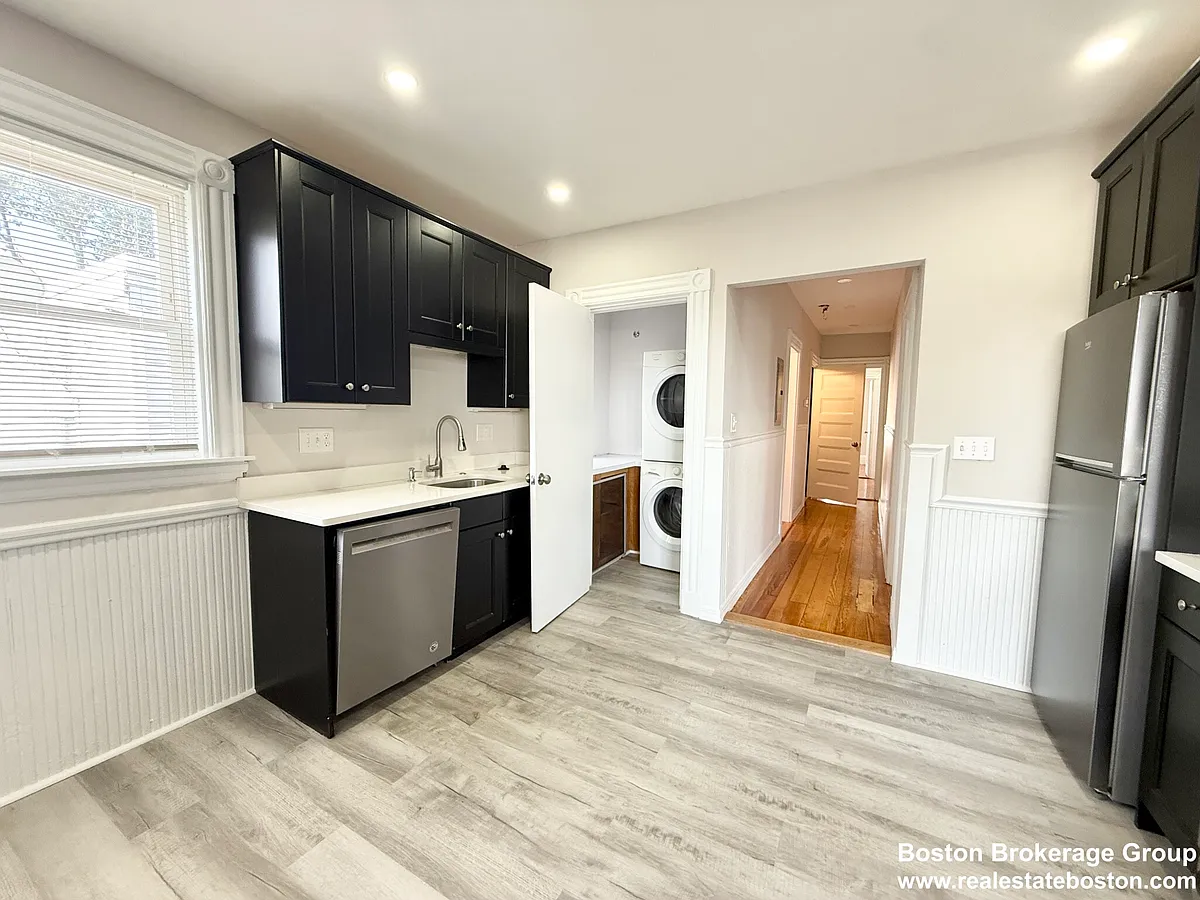 Building Photo - 71 Saxton St #3