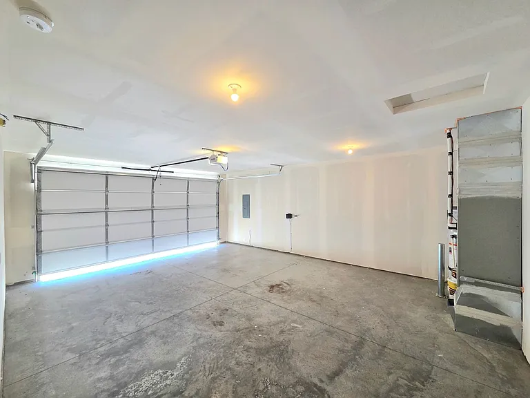 319 S Nevada Ave — Photo 24