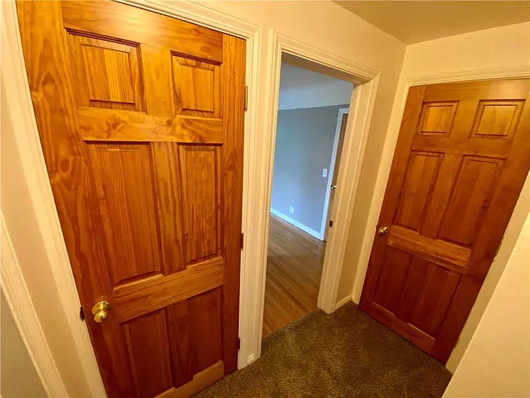 35 Westmoreland Dr — Photo 16