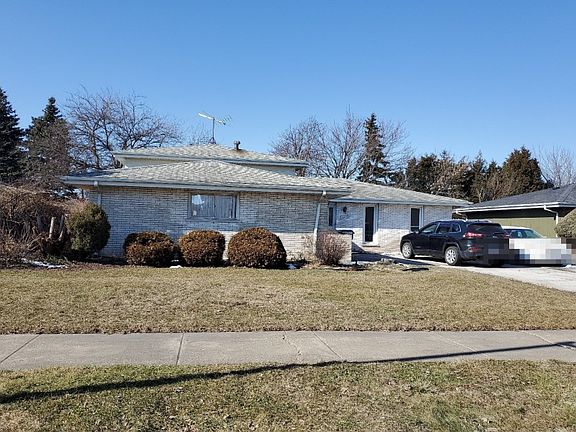 3rd image of 16658 Prince Dr