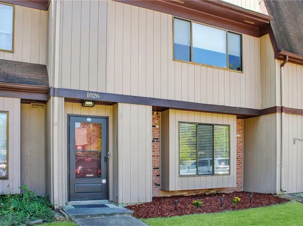 1026 N Green Dr, Newport News, VA 23602