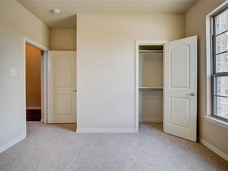 2100 McCallister Dr — Photo 15