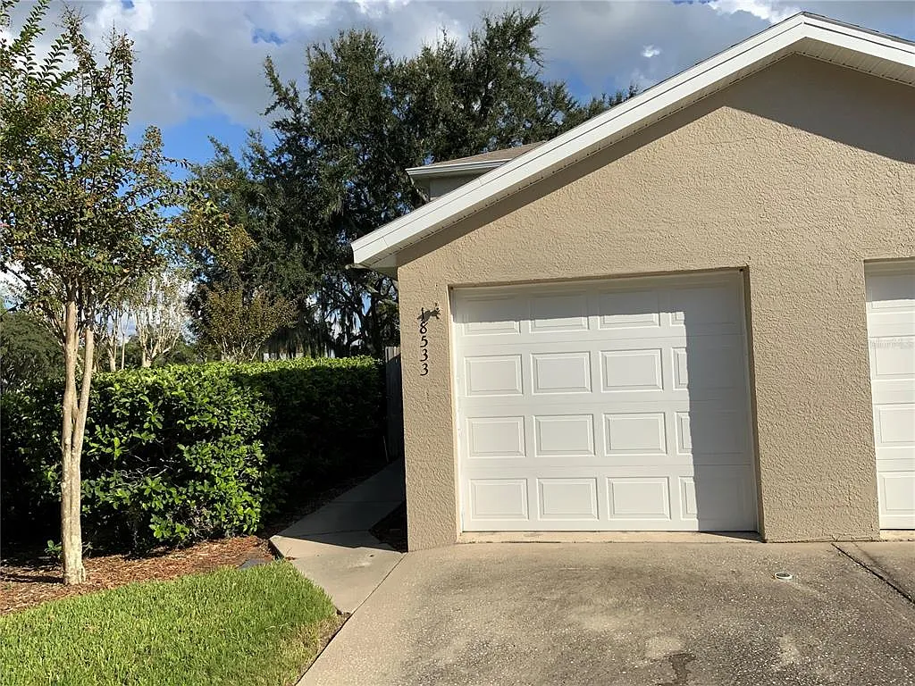 2 bed, 2.5 bath, 1242 sqft, $1,900 — Photo 3