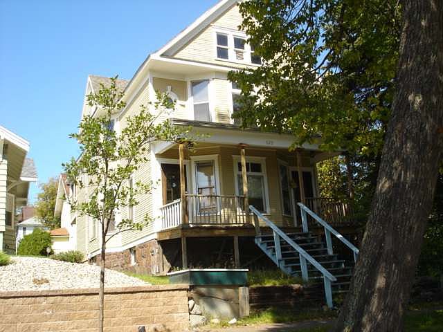1st image of 629 E 6th St