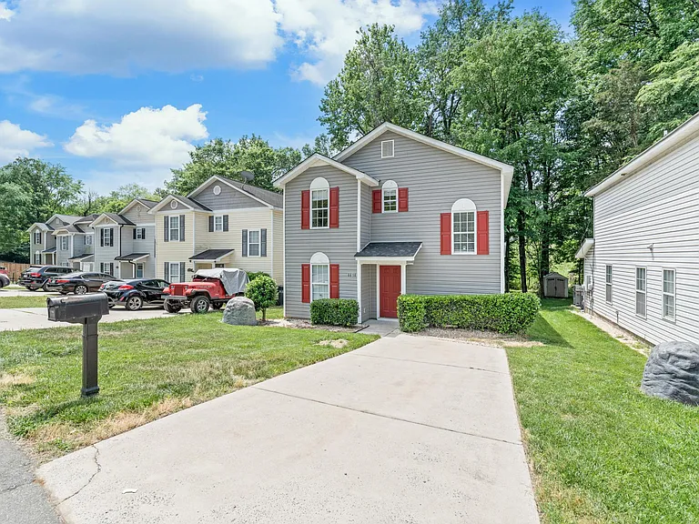 8818 Sharonbrook Dr — Photo 27