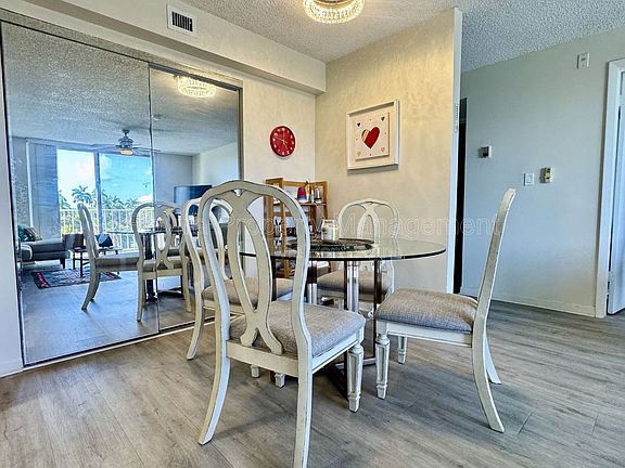 4th image of 1740 NW North River Dr APT 516